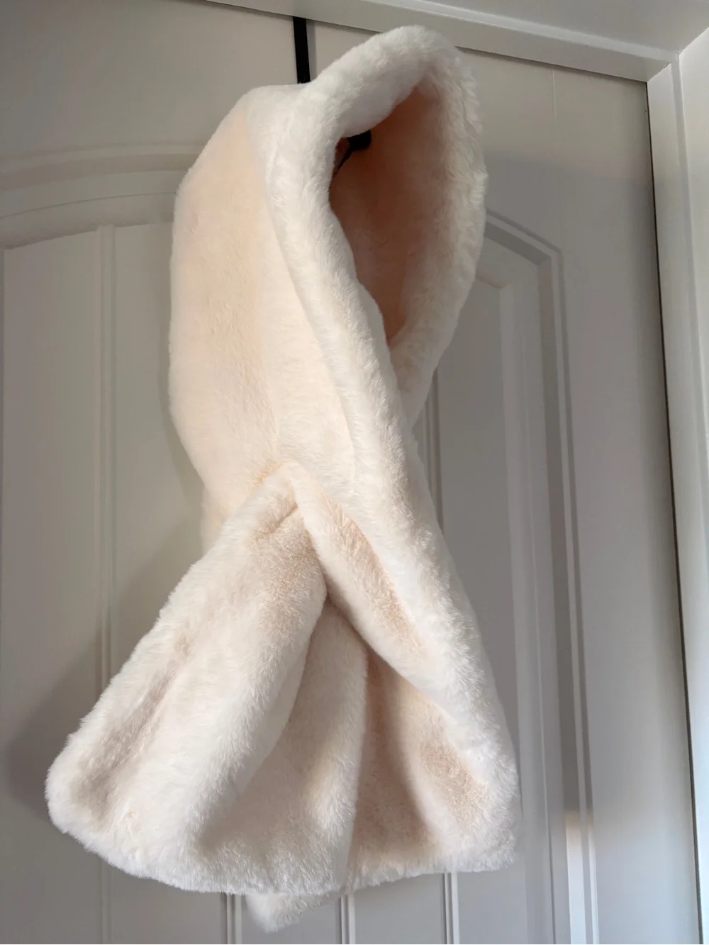 Apparis Latte Faux Fur Neck Scarf